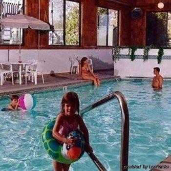 Budget Host Inn & Suites Saint-Ignace Facilités photo