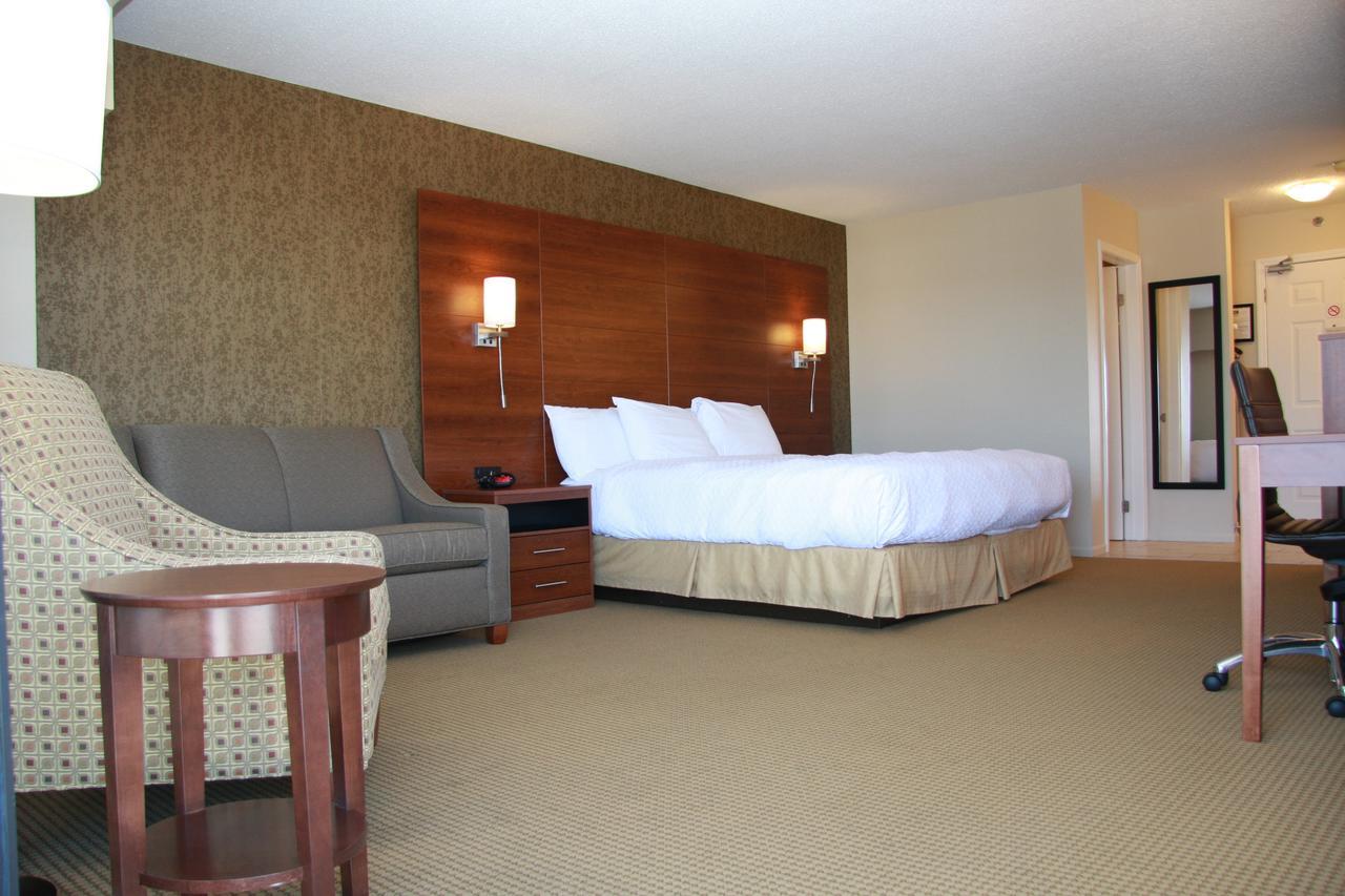 Budget Host Inn & Suites Saint-Ignace Extérieur photo