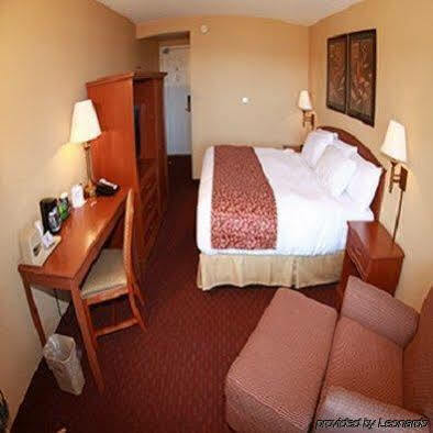 Budget Host Inn & Suites Saint-Ignace Extérieur photo